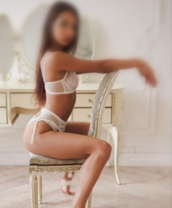 Алия, 23 года